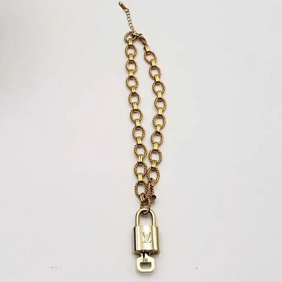 100% Auth Louis Vuitton Lock & Key with Gold Plated Gold Chain Necklace Necklaces